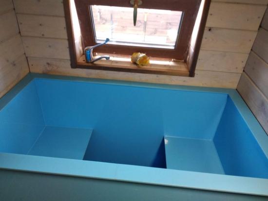 Монтаж пластиковых купелей на объекте заказчика