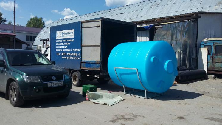 Комплектующие к пластиковым емкостям